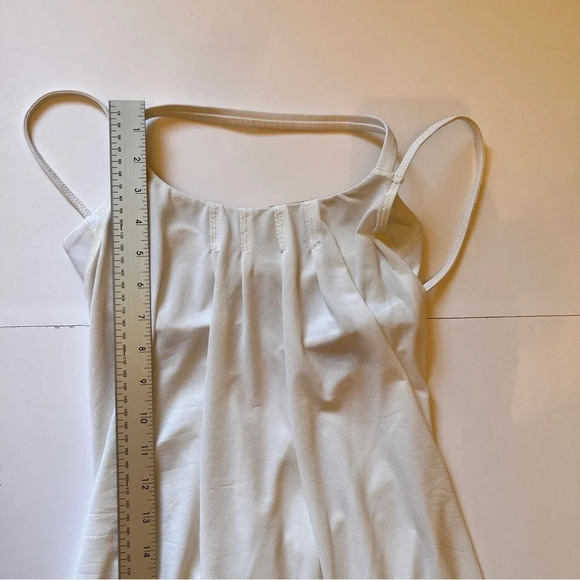 Lululemon Flow And Go Tank II  White Tank Top Built in Bra Workout Shirt Sz 4 - Picture 8 of 16